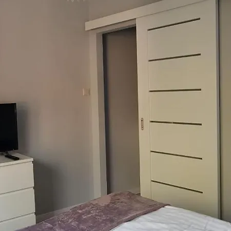 Happy A12 - Baseny & Kort Tenisowy, Plac Zabaw, Ochrona 24h Dla Maksymalnie 6 Osob!!! Поберово